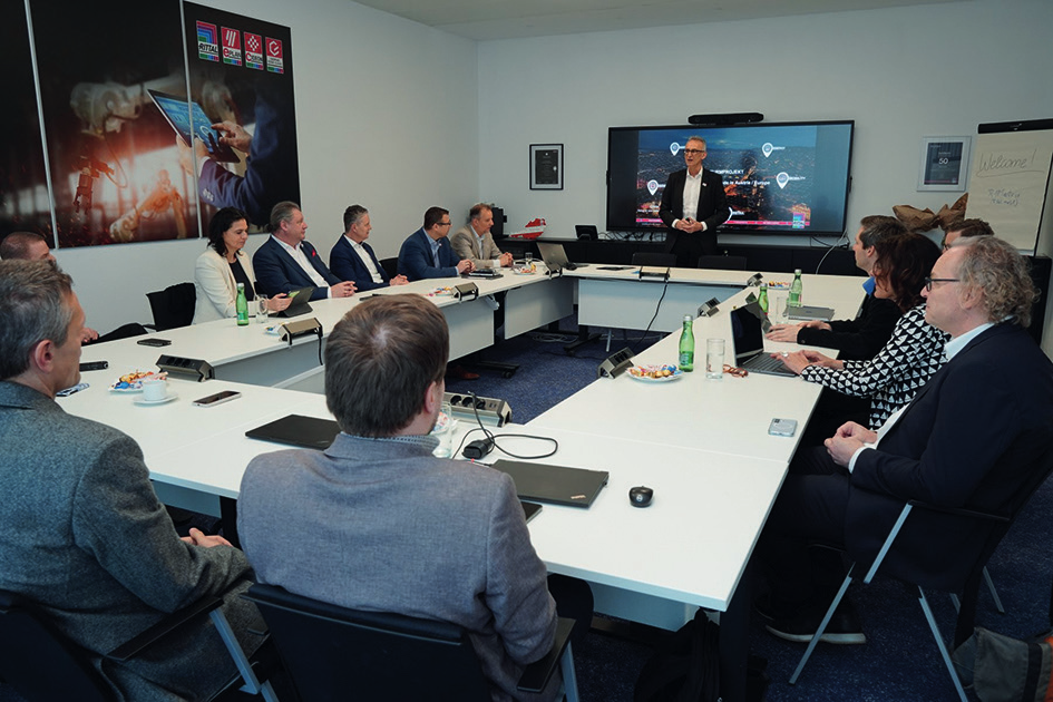 Mitglieder des Smart Circle Austria im Austausch